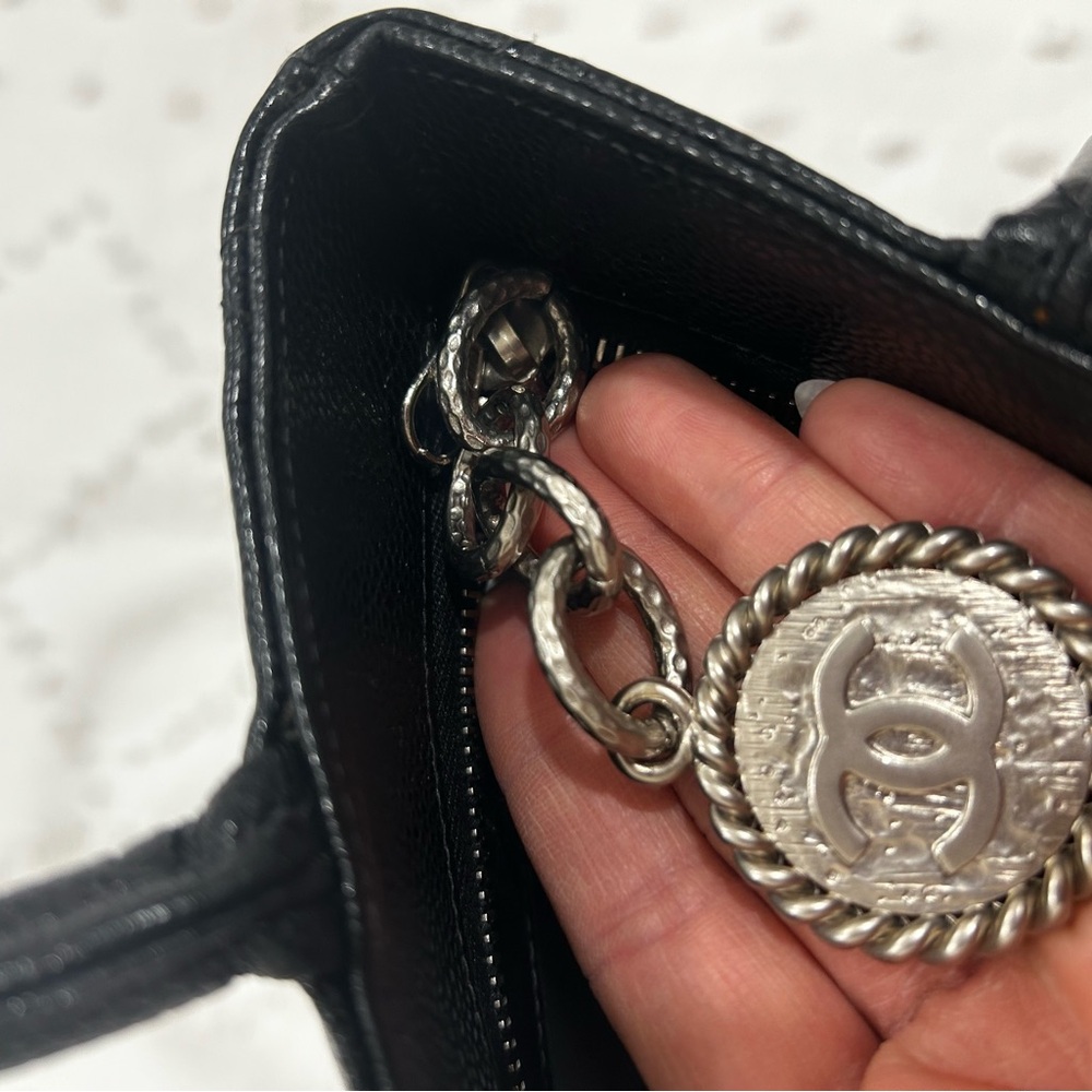 CHANEL Black Quilted CC Logo Tote - Picture 4 of 9